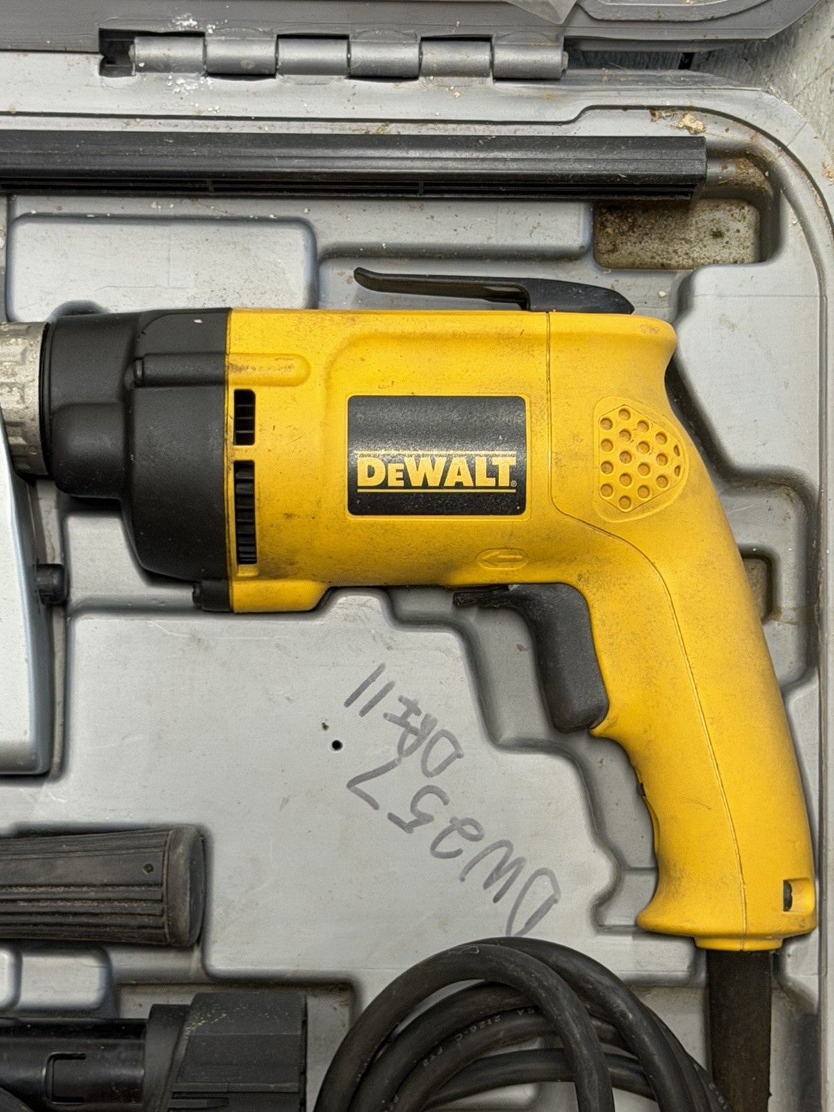 Senco DuraSpin DS300 Screw Fastening Attachment & Dewalt DW257 Screwgun