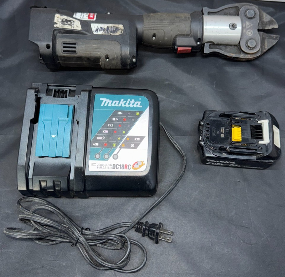 Global Industrial Bolt Cutter with Makita Battery & Battery Charger
