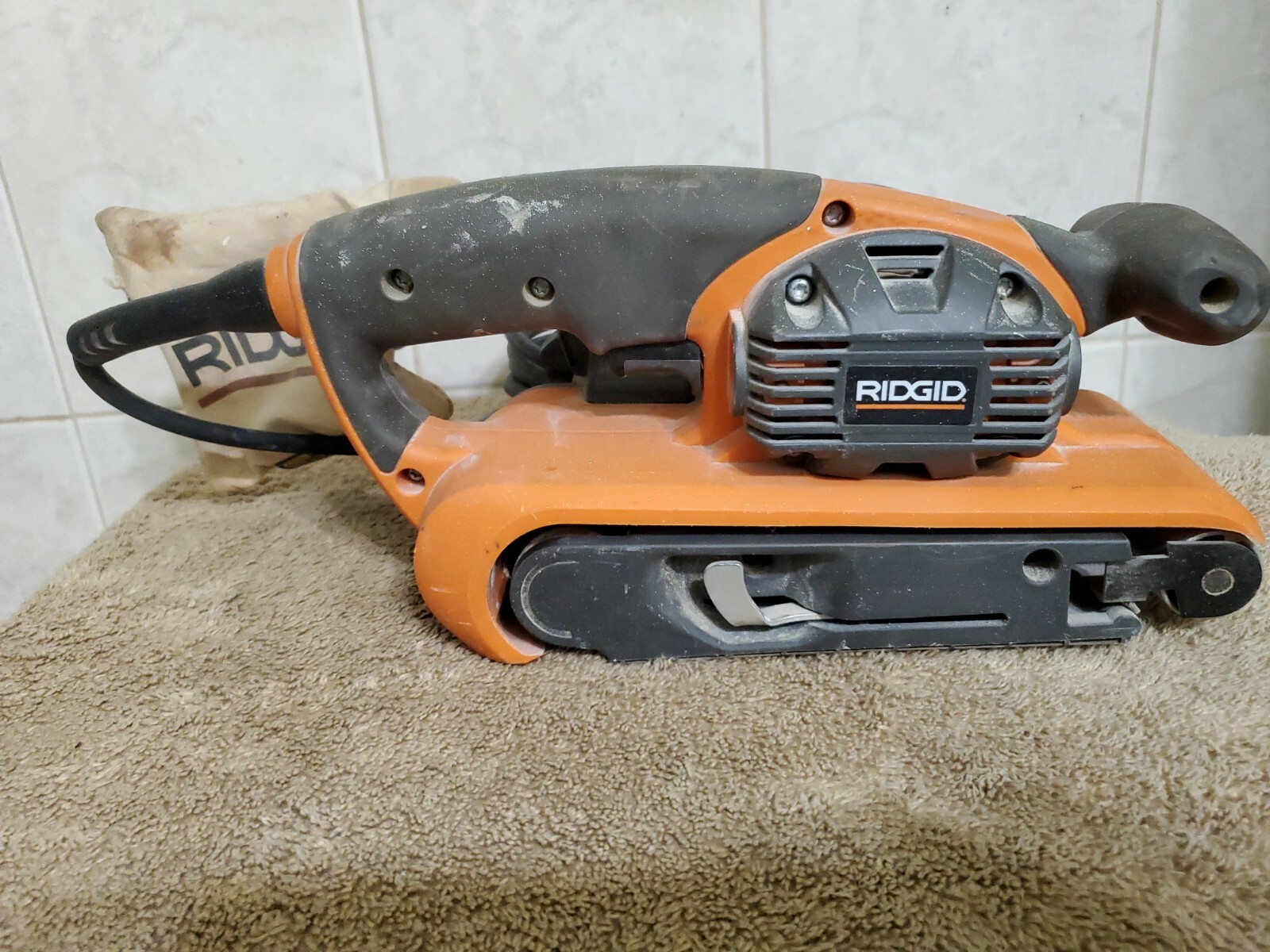 Ridgid 120V 6.5A Heavy Duty Variable Speed Belt Sander R2740