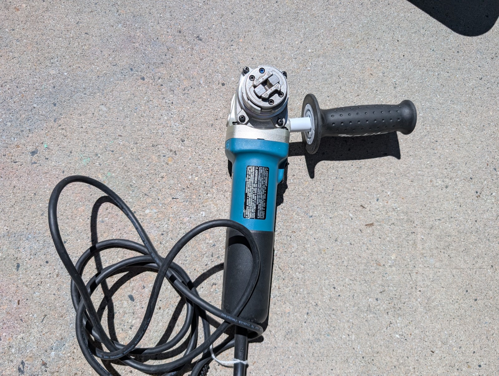 NEW Makita 7.5A Corded 4-1/2 X-LOCK Angle Grinder w/ AC/DC Switch