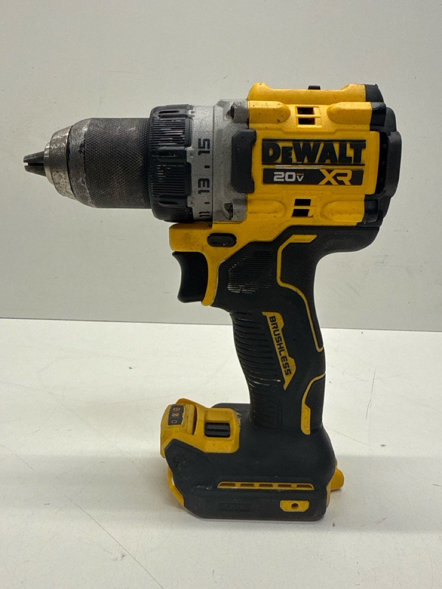 DEWALT DCB800 200V CORDLESS DRILL (P03067743)