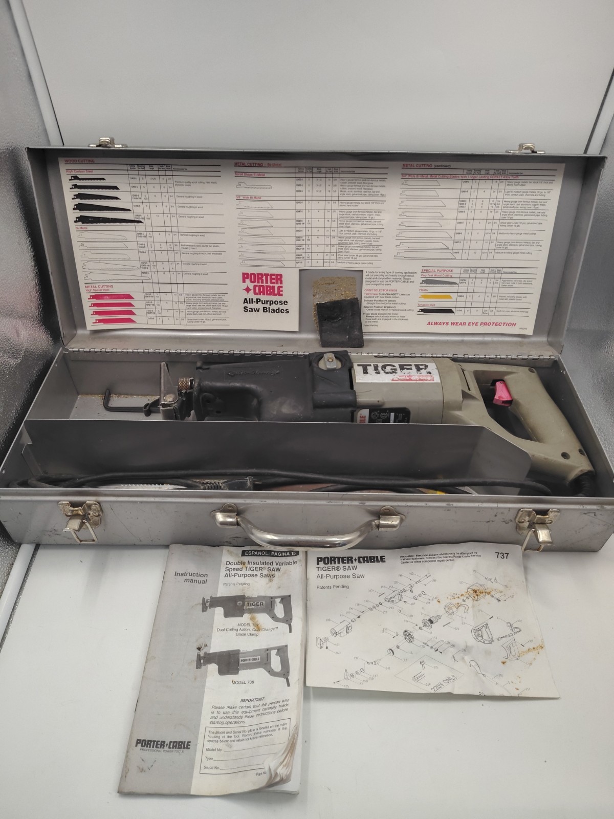 Porter-Cable 737 Variable Speed Tiger Saw Quick Release w/ Metal Case & 6 Blades