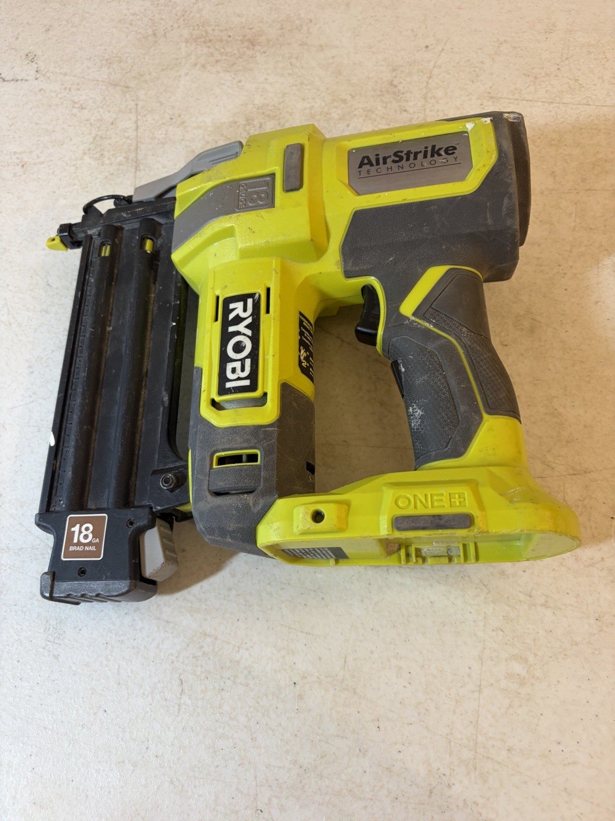 PARTS OR REPAIR – RYOBI ONE+ 18V 18-Gauge AirStrike Brad Nailer P321