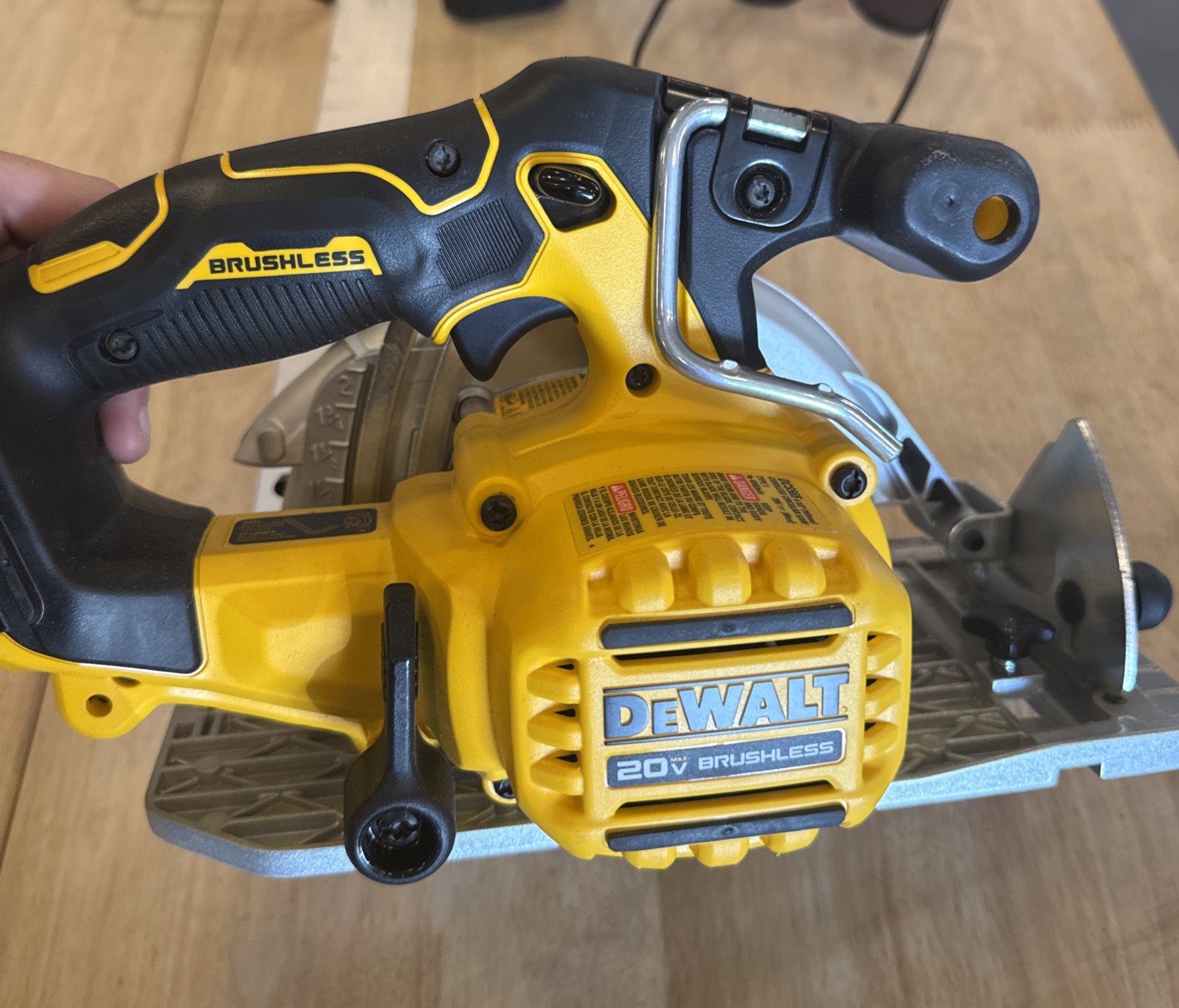DEWALT Circular Saw 6-1/2” 20V MAX Brushless
