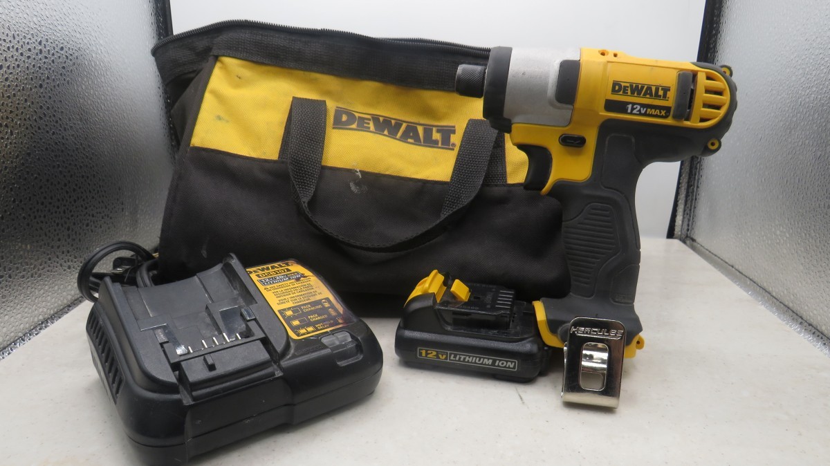 DeWalt DCF815 12V Max 1/4-inch Hex Sub-Compact Impact Driver Kit (TDY030847)