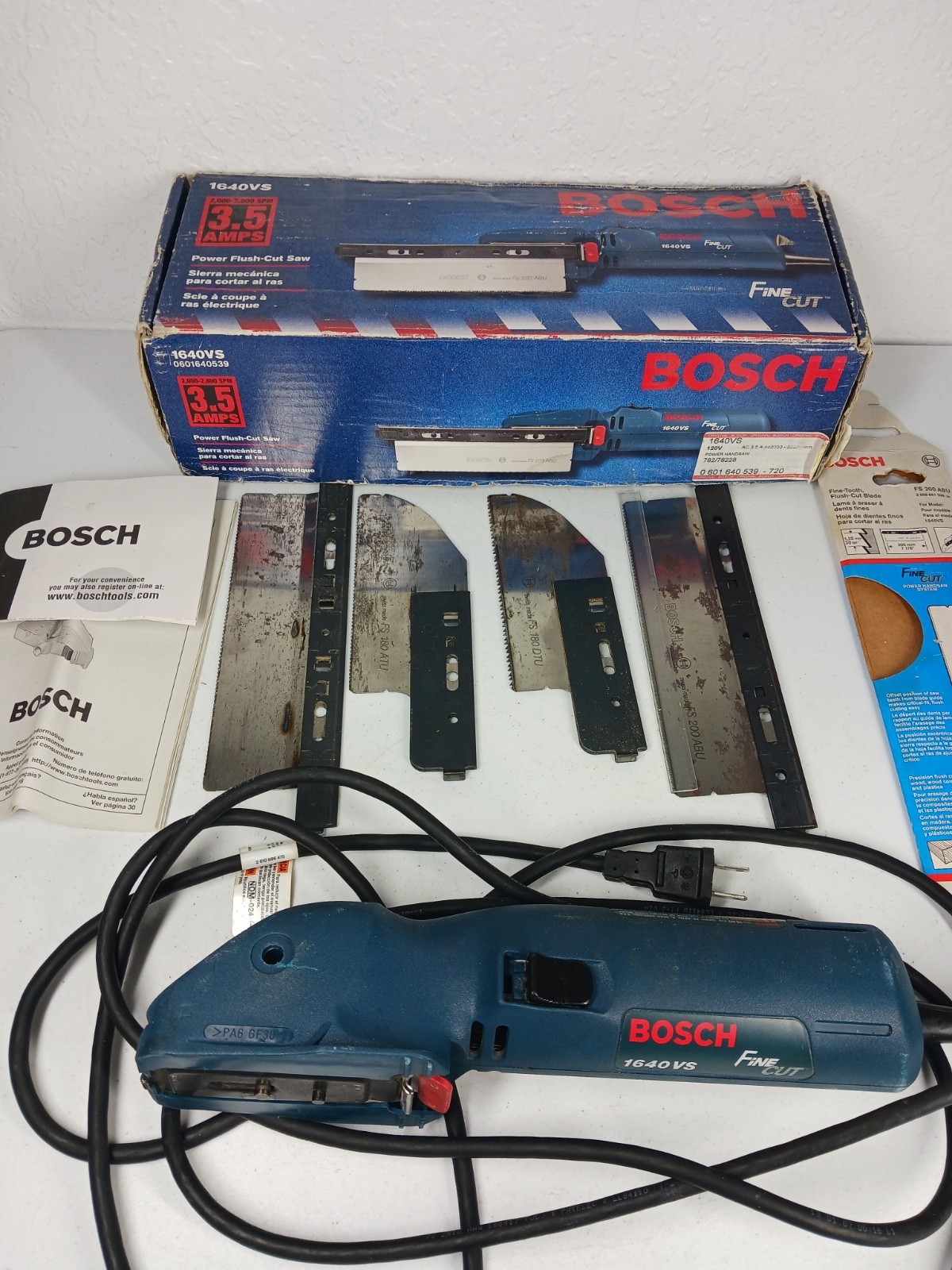 BOSCH 1640VS FINE CUT RECIPROCATING FLUSH CUT SAW w/ 4 Blades Box & Instructions
