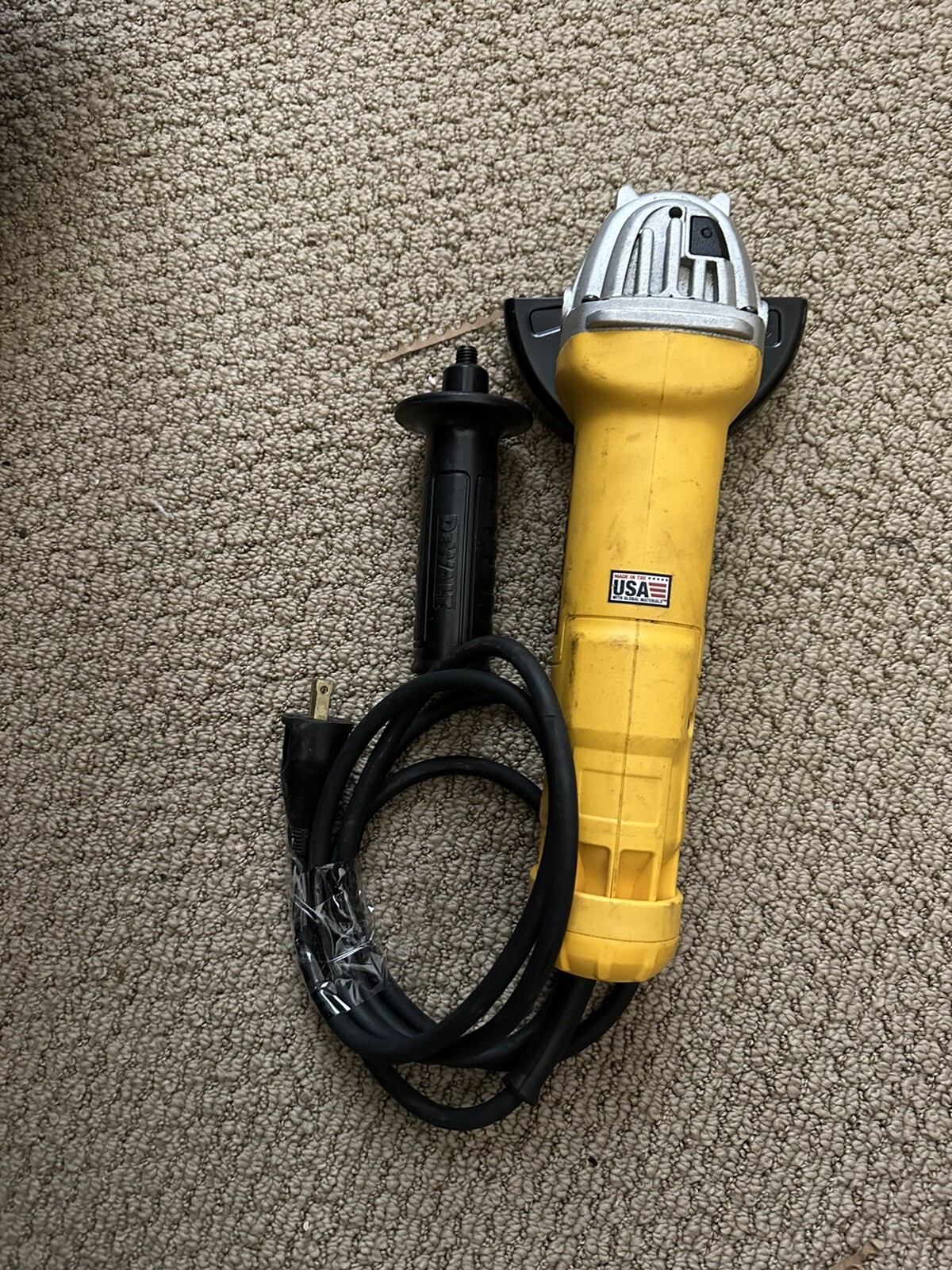 DEWALT DWE402W 11 Amp 4-1/2 in. Angle Grinder w/ Paddle Switch-PREOWNED