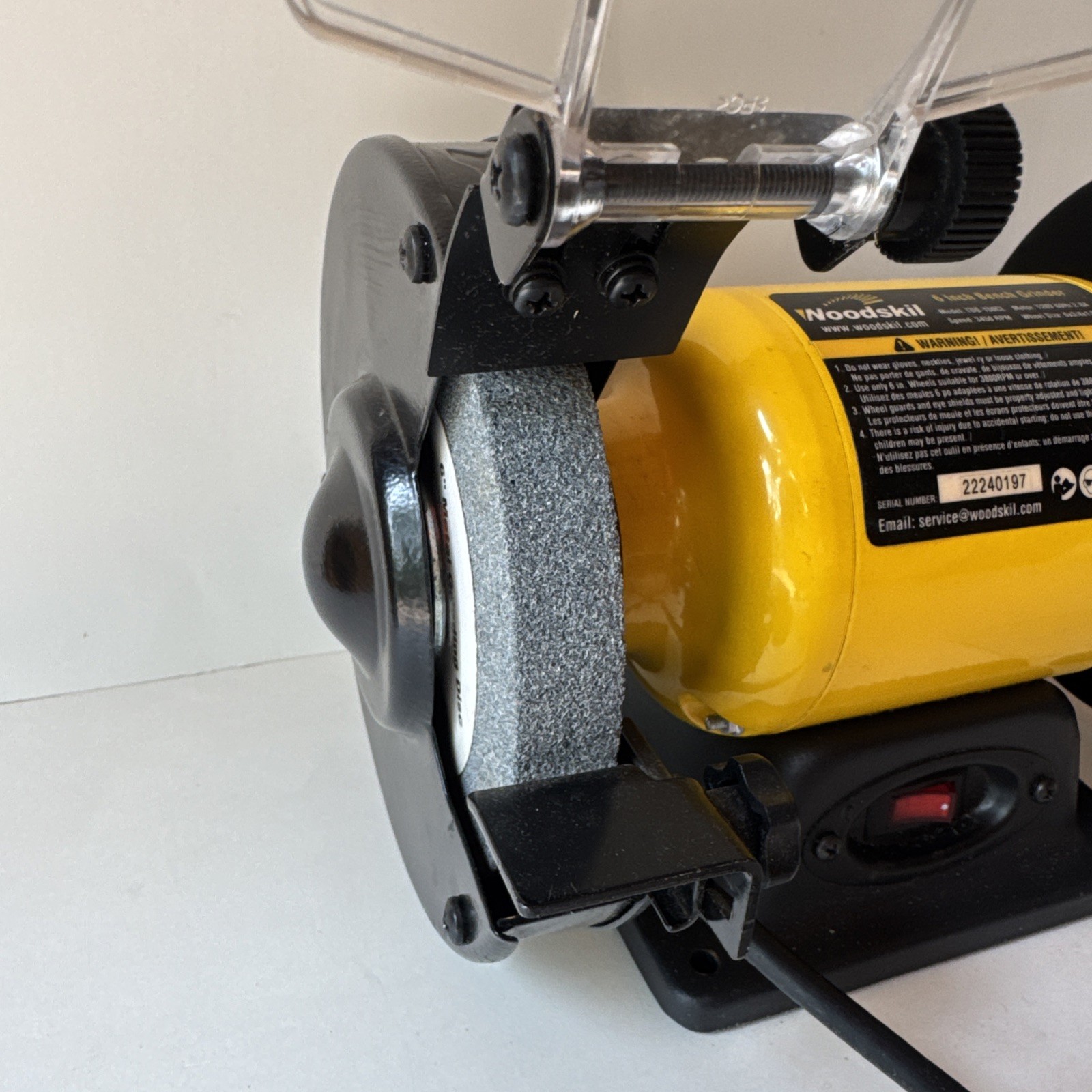Woodskil 2.8A 1/2HP 6Inch High-Speed Bench Grinder, Table Grinder for Sharpening