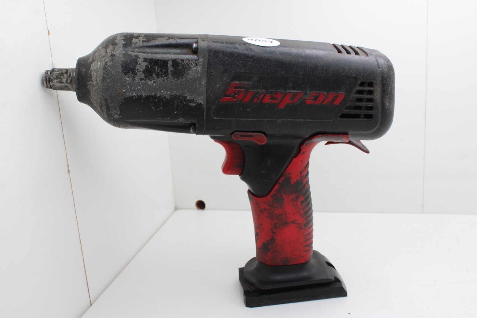 Snap On CT4850 1/2&Prime; Drive 18V Cordless High Output Impact Wrench Parts or Repair