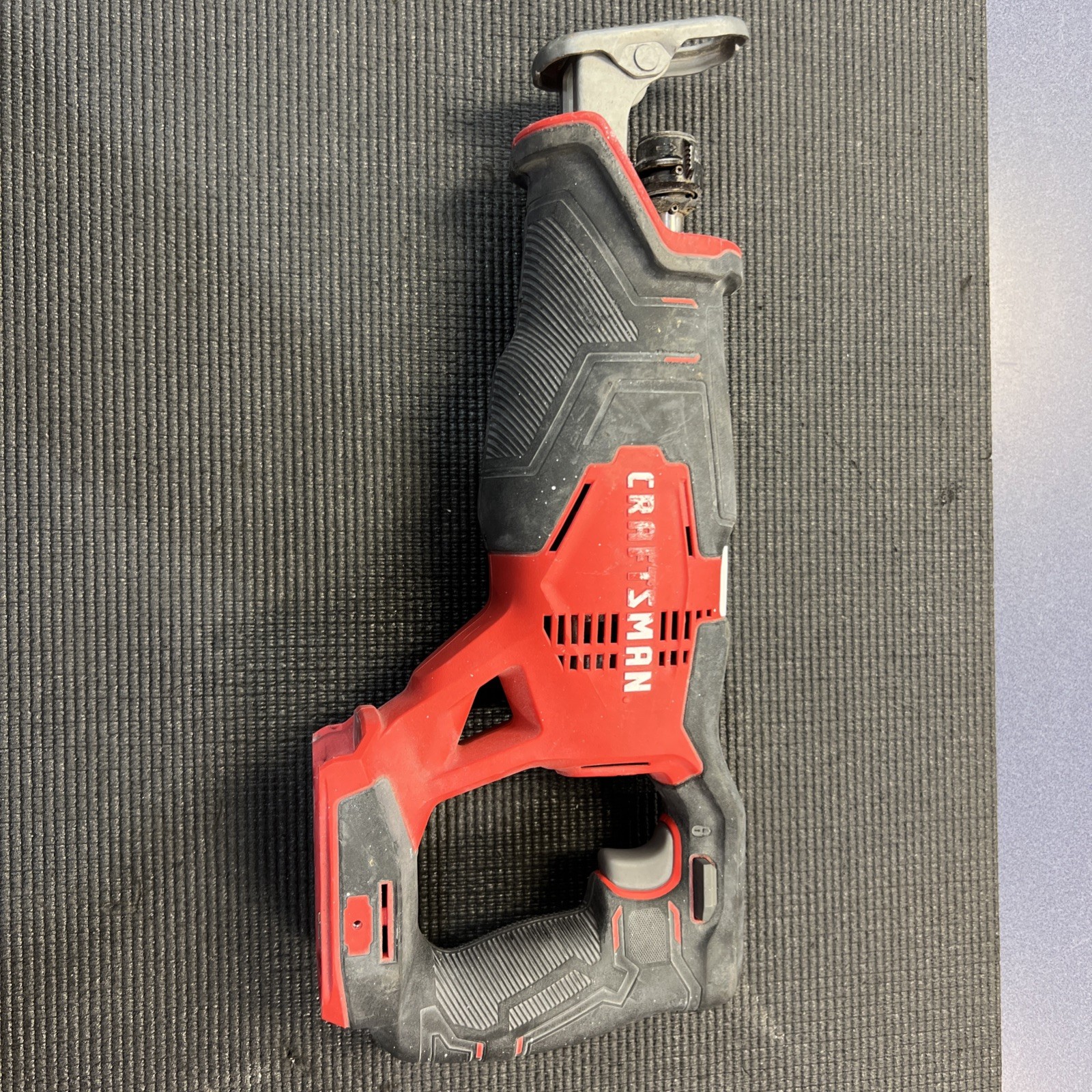 Craftsman CMCS300 20V Reciprocating Saw