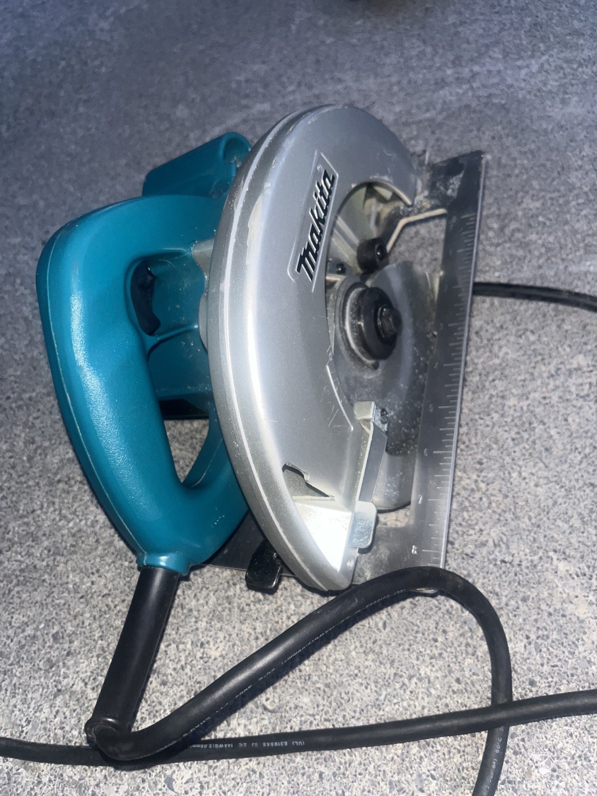 Makita 5007F 7-1/4 in Corded Electric Circular Saw 120V Teal/Silver/Black
