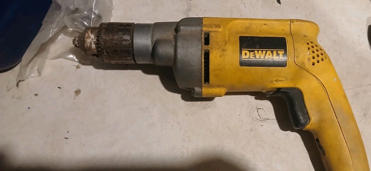 DEWALT DW235G 1/2 in VSR Variable Speed Corded Drill 120V 0-850 RPM