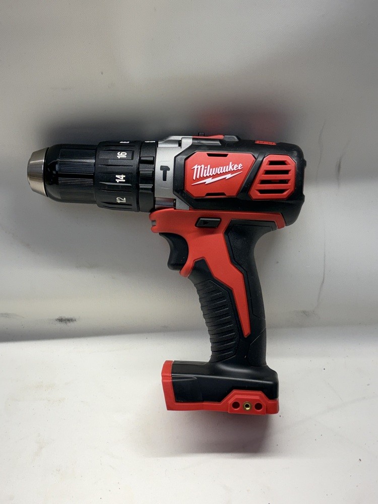 MILWAUKEE 2607-20 1/2&Prime; 18V HAMMER DRILL BARE TOOL