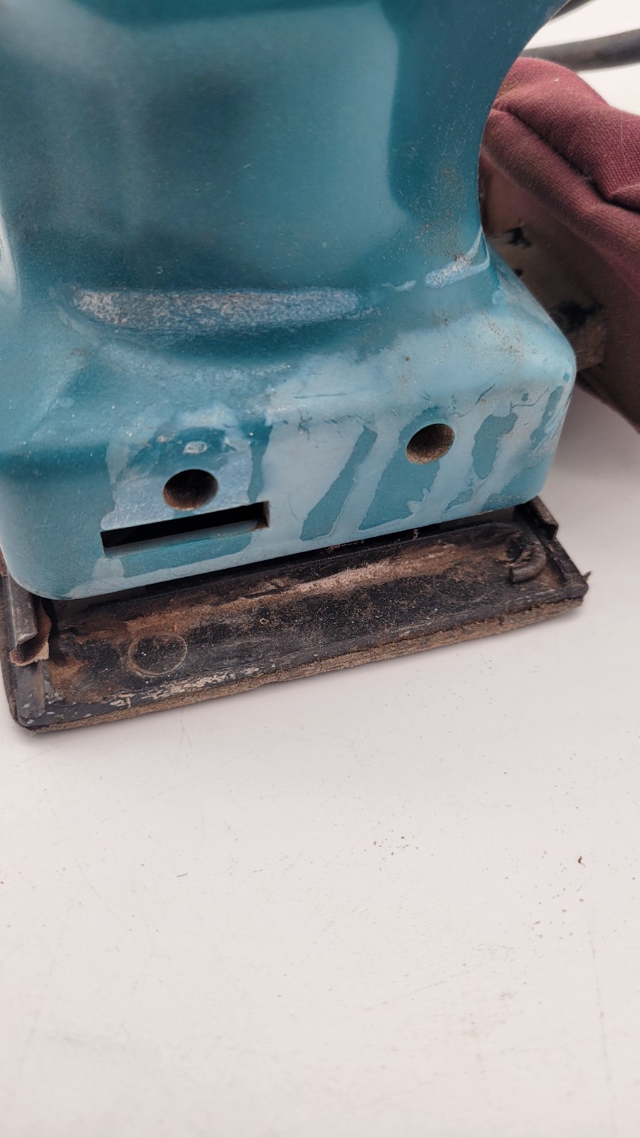 Makita BO4552 Corded 1/4 Sheet Palm Finishing Sander with Dust Bag Working