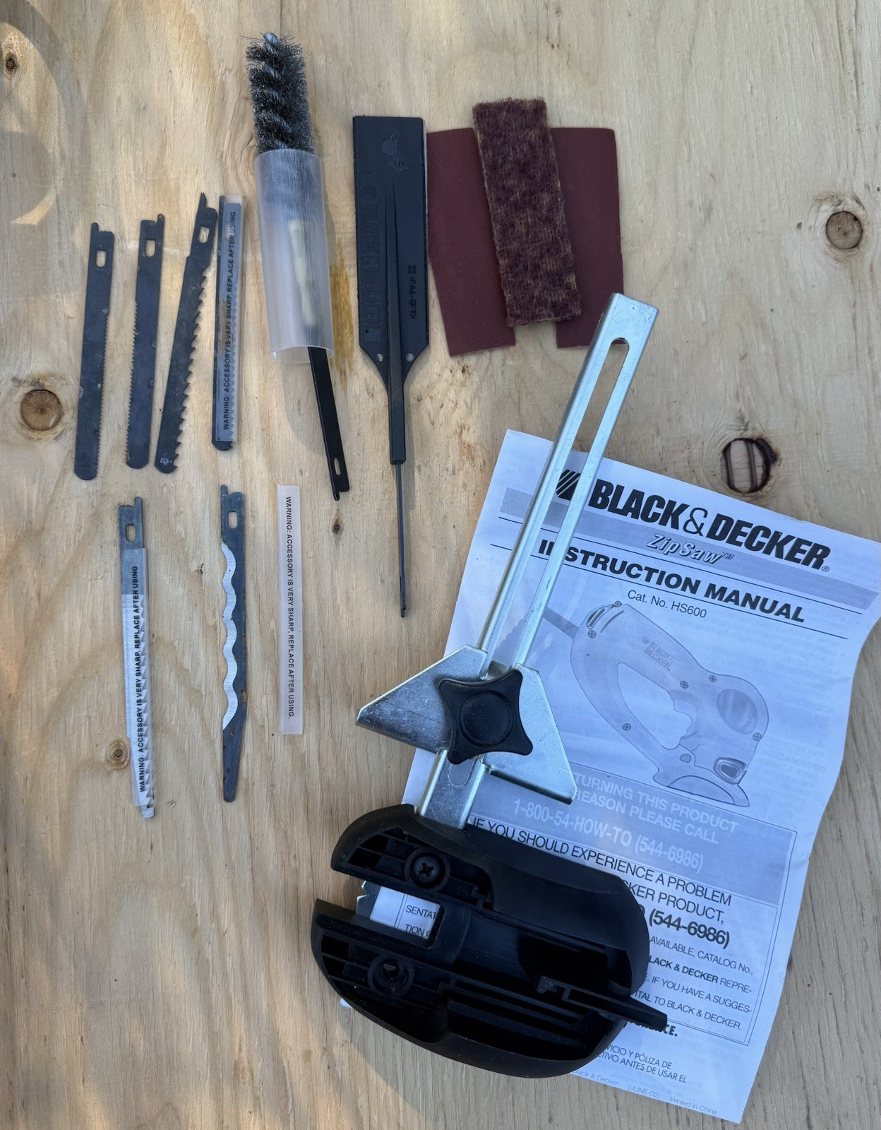 Black & Decker Zip Saw Multi Project Tool HS600 NEW w/ Case & Accessories