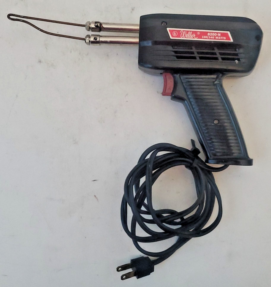 Weller Soldering Iron 8200-N ~ 140/100 Watts 1.2 A Tested & Working, Case