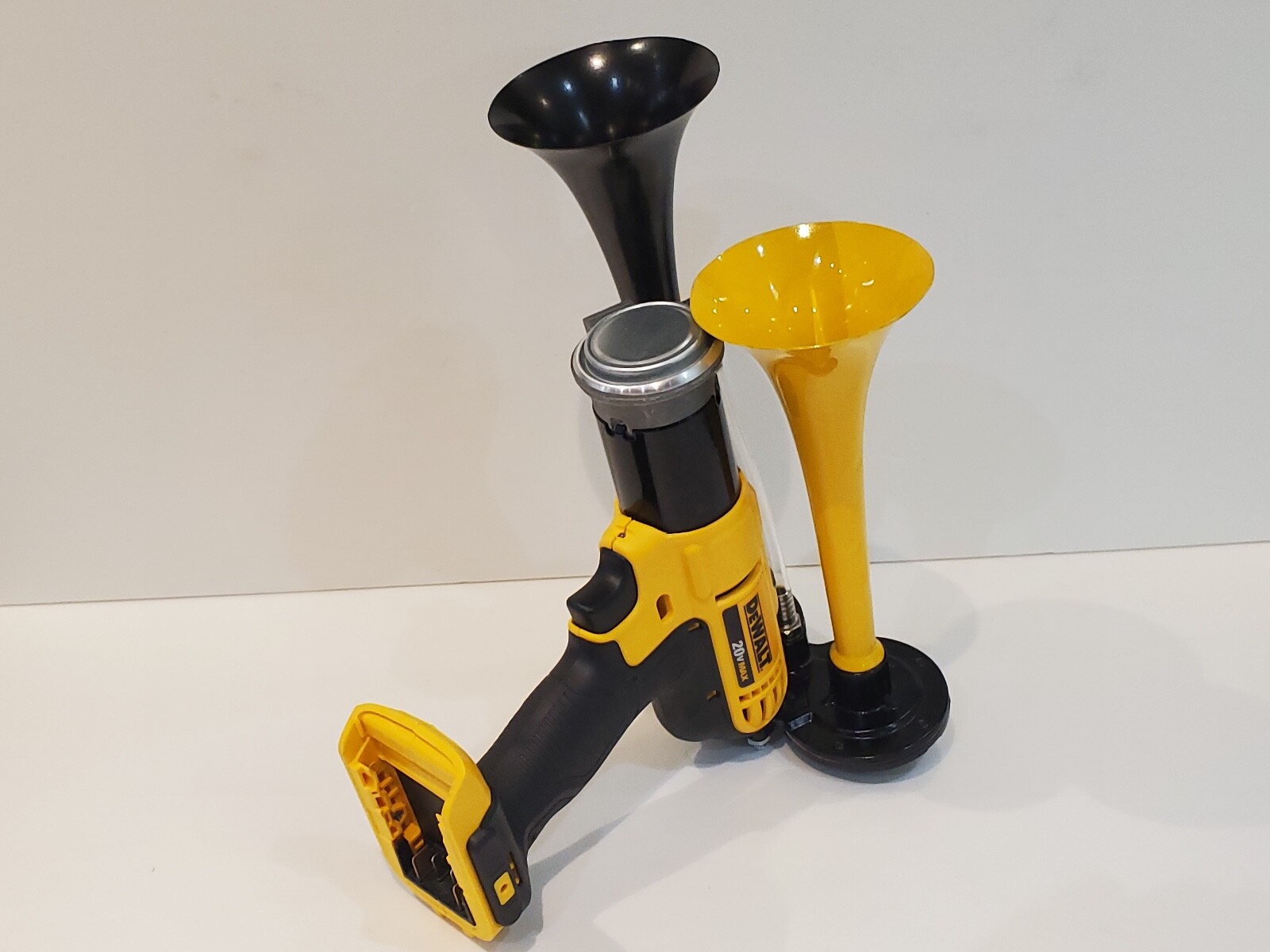 DeWALT 20V Li-Ion Power Air Horn, Train Horn Compressor 11 Inch Black&Yellow