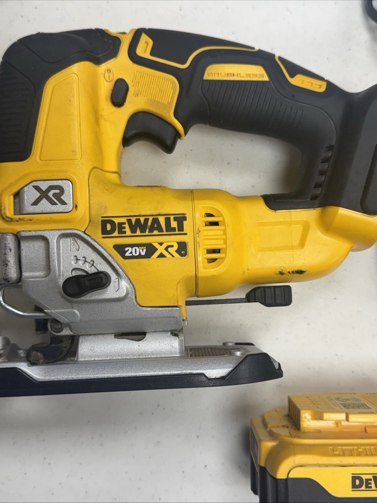 Mint GENUINE DEWALT DCS334 20V XR Cordless Jigsaw Saw Kit 5.0ah