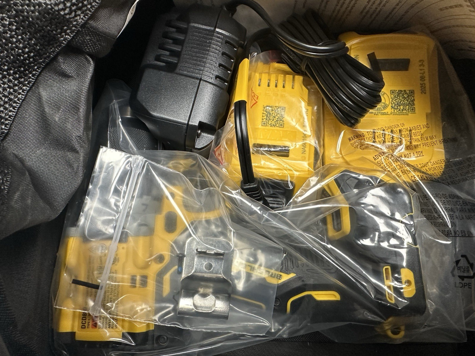 Dewalt DCD800D1E1 20V Brushless XR 1/2&Prime; pulg (13mm) Drill/Driver Kit brand new