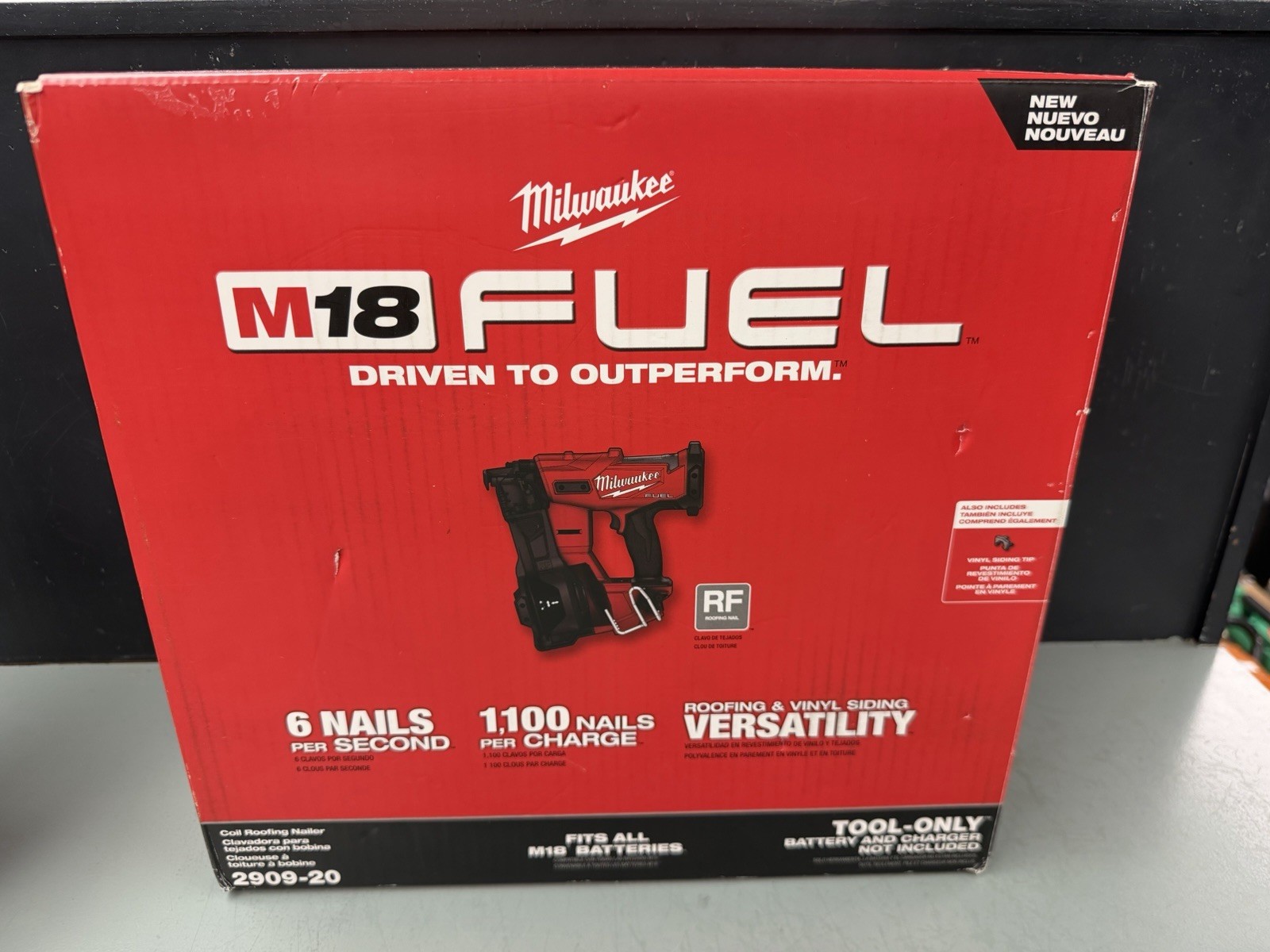 Milwaukee M18 FUEL 2909-20 Coil Roofing Nailer 18V 15° 11 Ga