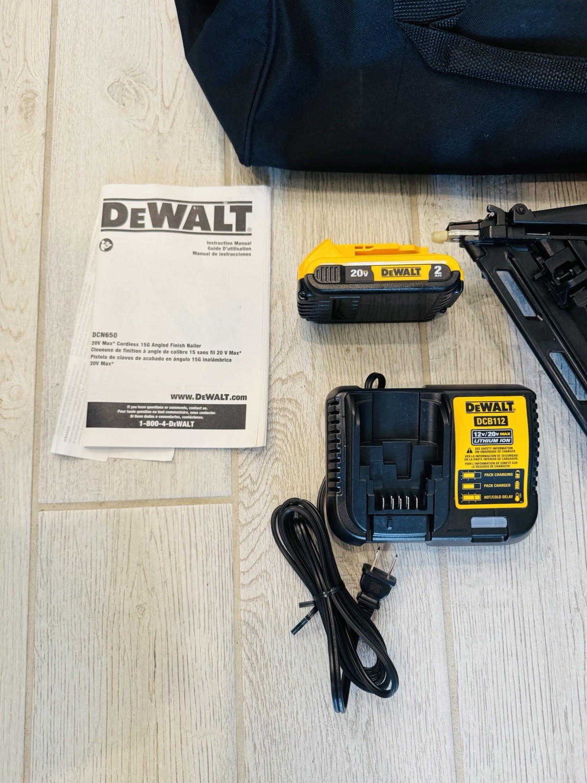 DEWALT DCN650D1 XR 20V Cordless Nailer Kit