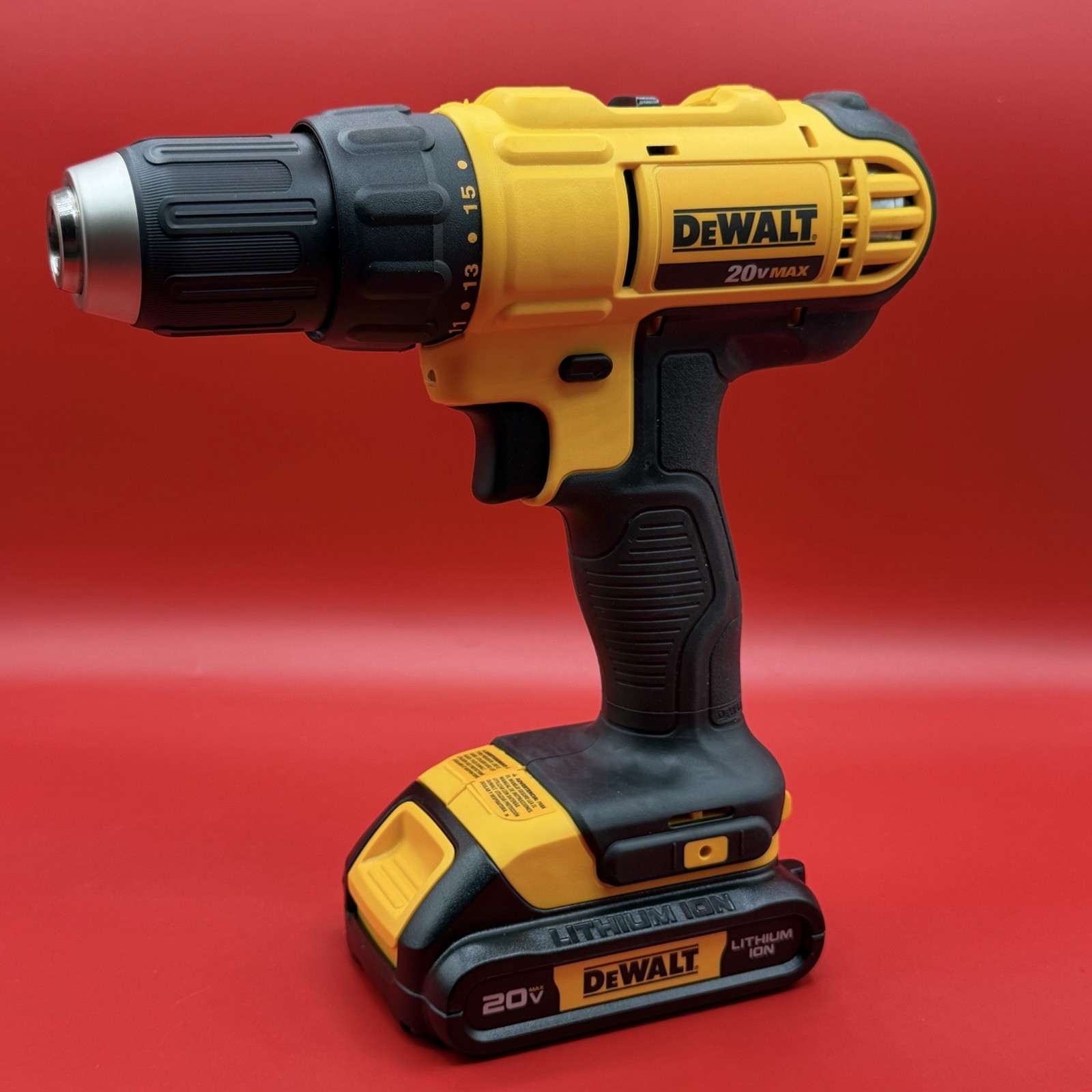 New DeWalt DCD771 20V MAX 1/2&Prime; (13mm) Cordless Drill Driver (Tool And 1 Battery)