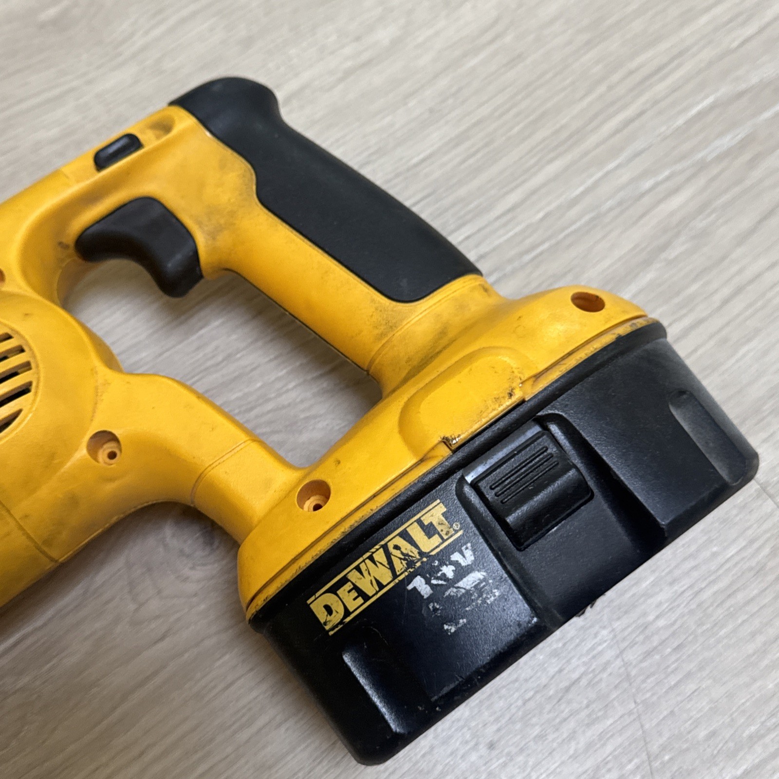 DEWALT DC385 XRP 18V Variable Speed Reciprocating Saw w/ Battery