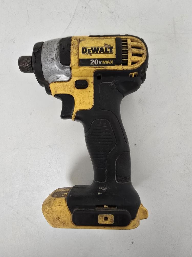 20V MAX 1/4&Prime; Impact Driver DCF885B Tool-Only (P08038039)