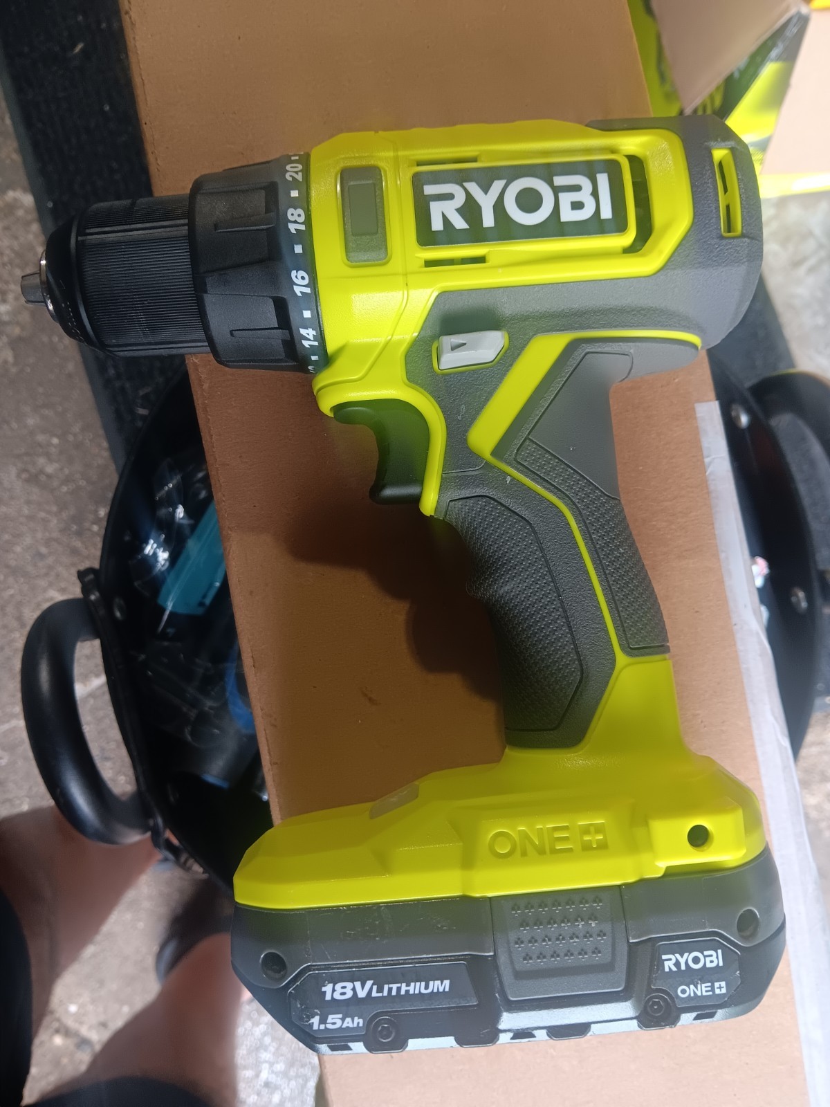 1.5 Ah Battery & RYOBI PCL206 ONE+ 18V Cordless Drill/Driver Keyless Chuck