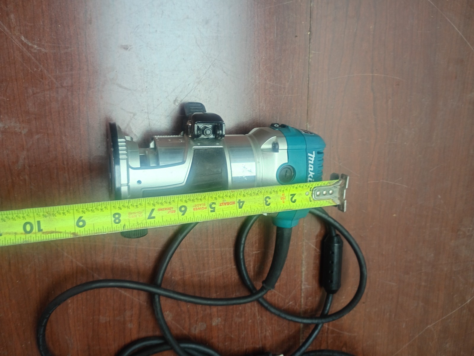 Makita RT0701C 1-1/4 HP 10,000-30,000 Rpm Variable Speed Compact Handheld Router