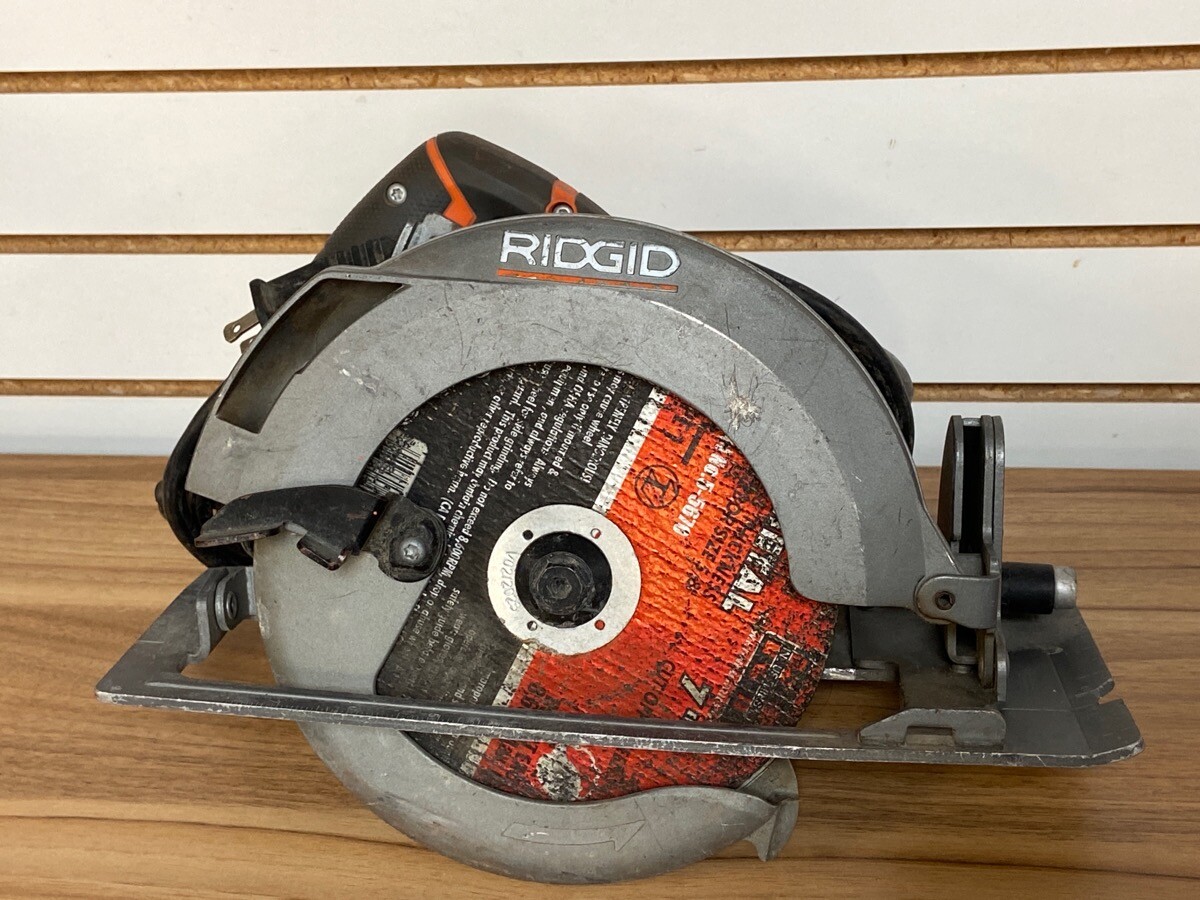 RIDGID 15 Amp 7-1/4 in. Circular Saw, R3205VN corded electric (TDW023702)