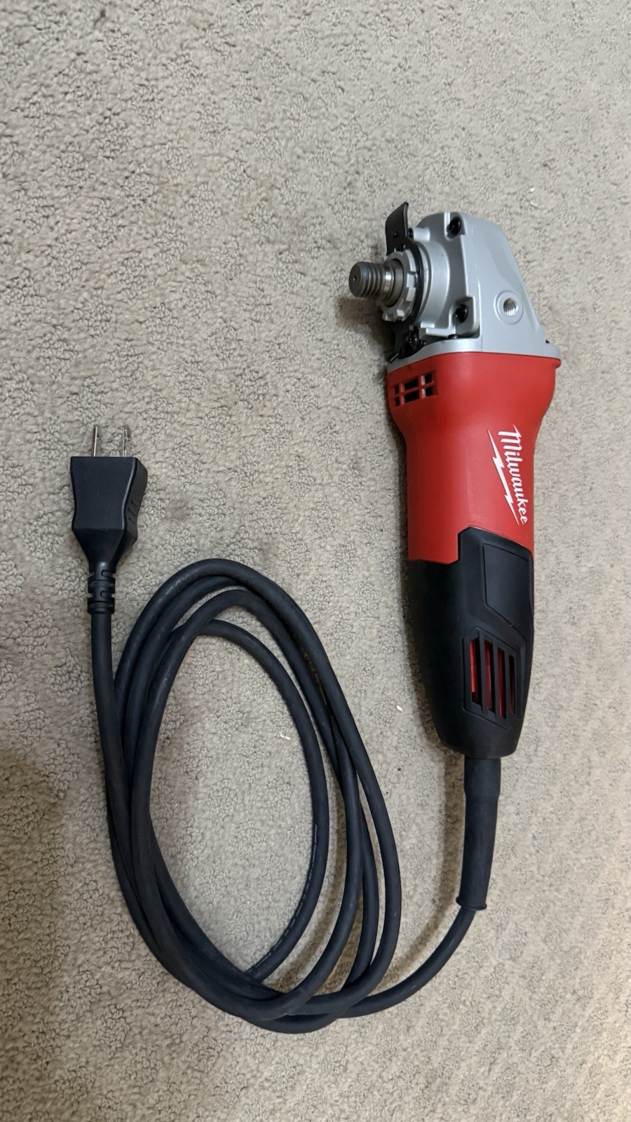 Milwaukee (6130-33) 7 Corded 4-1/2 in. Small Angle Grinder, FOR PARTS