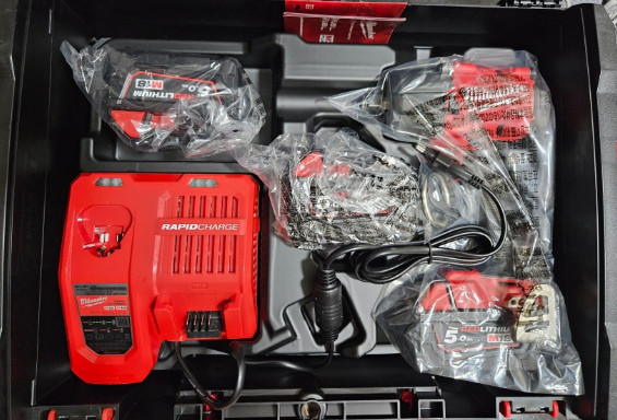 Milwaukee M18 FMTIW2F12-502X Charge Mid-Torque Wrench 5 Ah x 2 Pieces Set