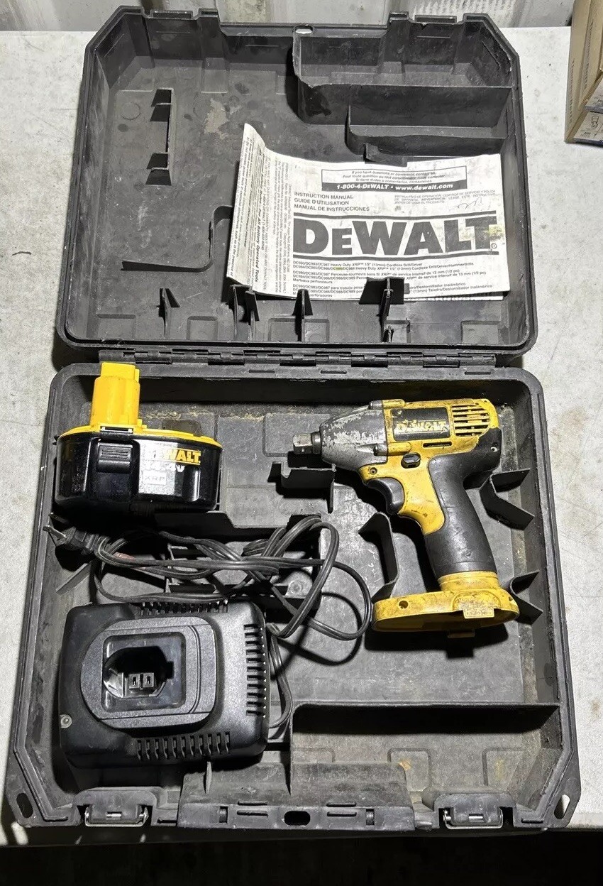 🔥DEWALT DW055 14.4V 1/2&Prime; Impact Wrench With DW9107 Charger DC9091 Battery Case