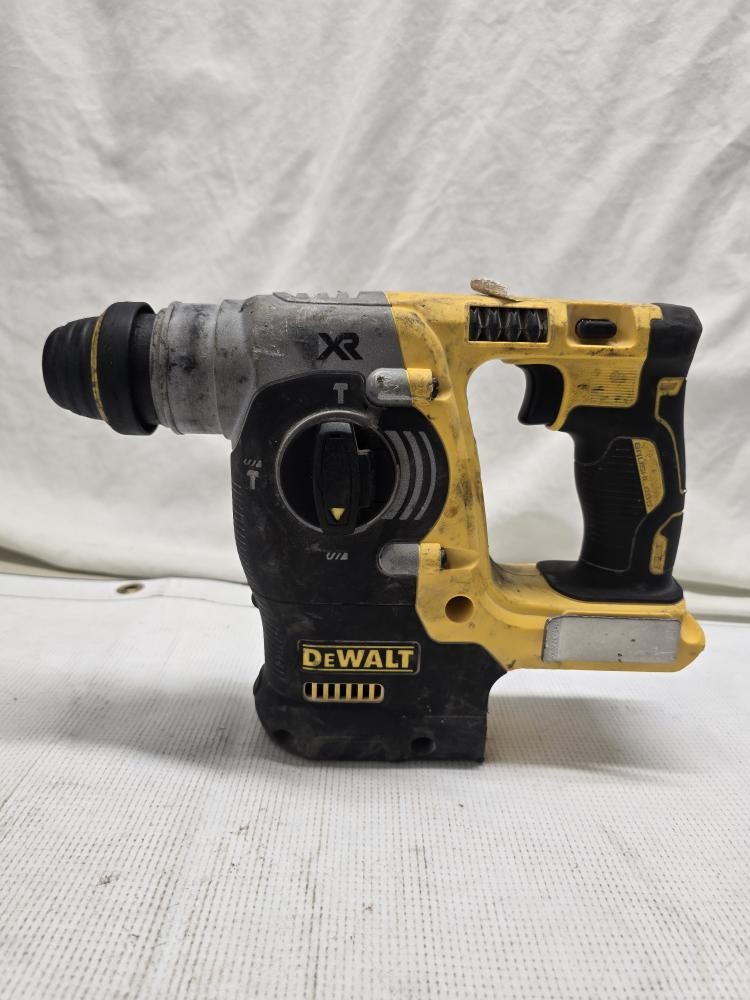 DEWALT HAMMER DRILL DCH273 (P31023273)