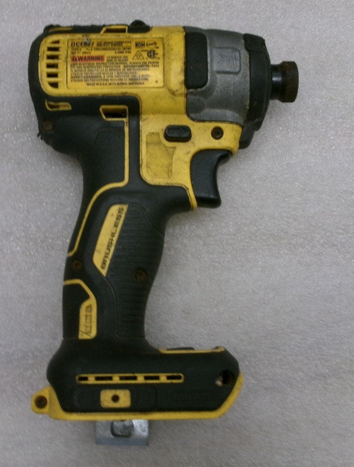 DEWALT DCF887 1/4&Prime; 20V MAX XR Brushless Cordless 3 Sp Impact Driver USED #525G