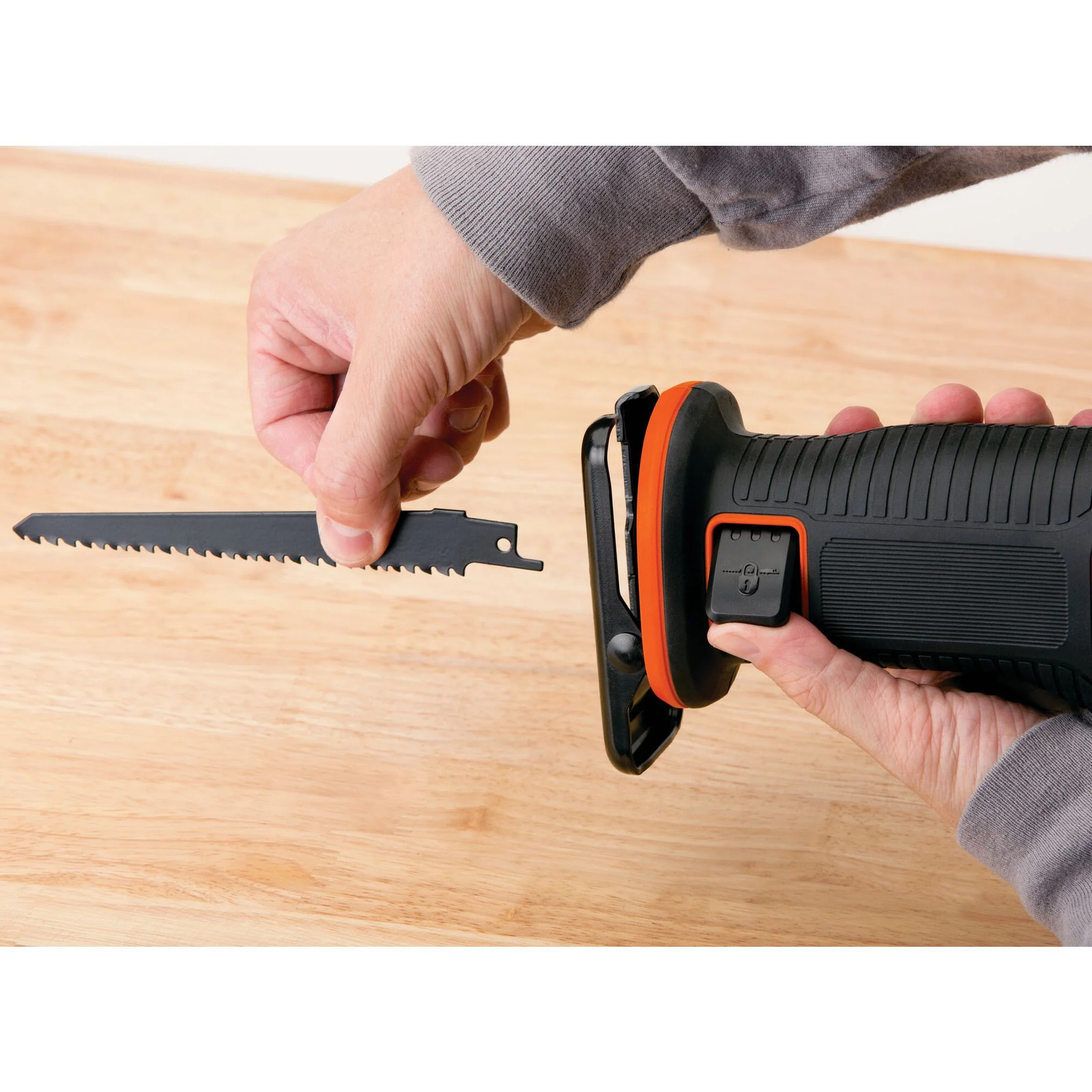 BLACK+DECKER 20V Max* Variable Speed Cordless Reciprocating Saw – BDCR20C