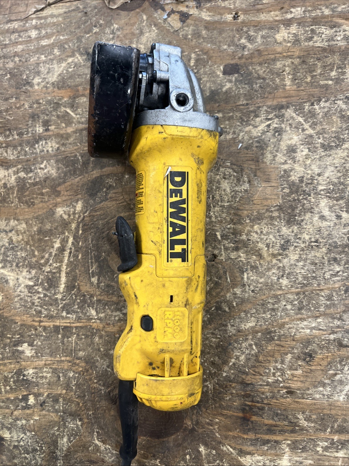 DEWALT DWE402 4 1/2&Prime; CORDED ANGLE GRINDER well used
