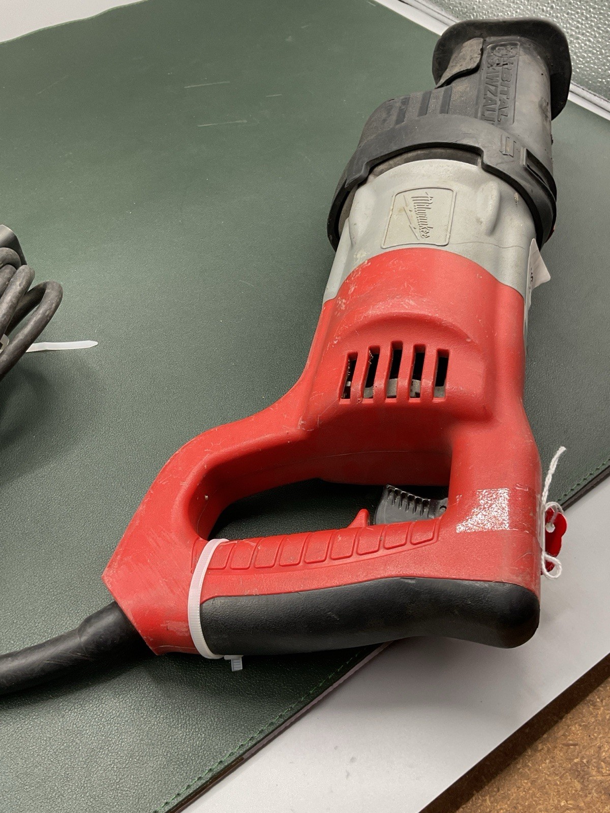 Milwaukee 6520-21 Sawzall Reciprocating Saw Corded Electric