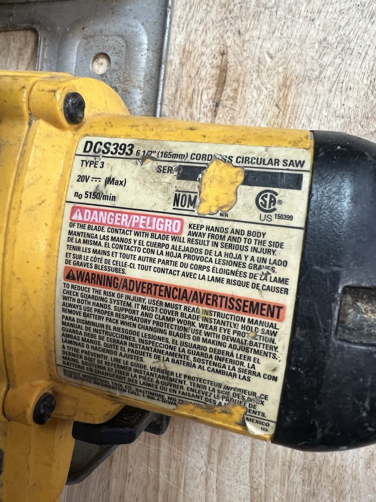 Dewalt DCS393 20V Cordless Battery Circular Saw 6-1/2&Prime; – FOR PARTS OR REPAIR