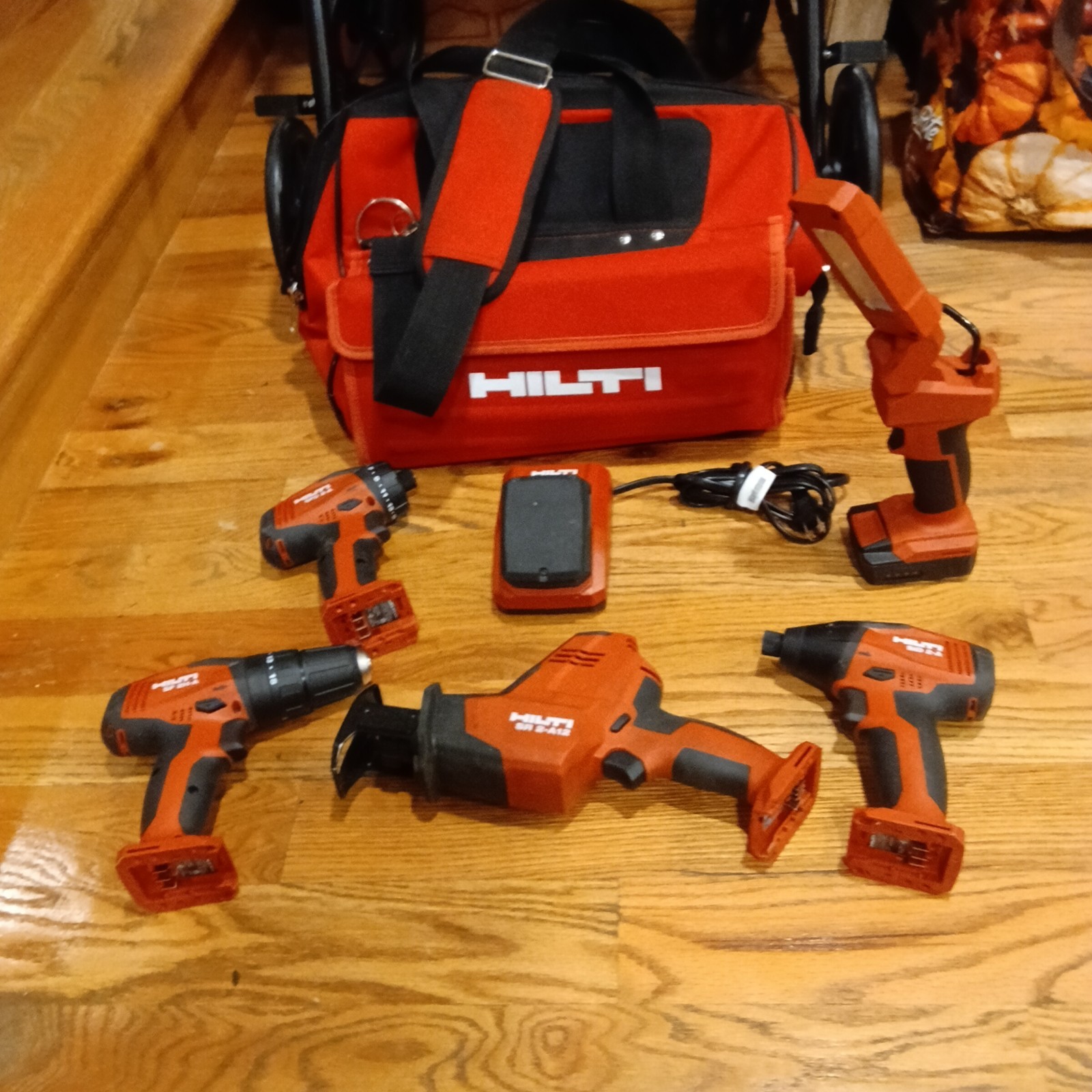Hilti 12V Li-Ion 5-Tool Set SF 2H-A SR 2-A12 SL 2-A12 +2 Bat/Chg/Bag
