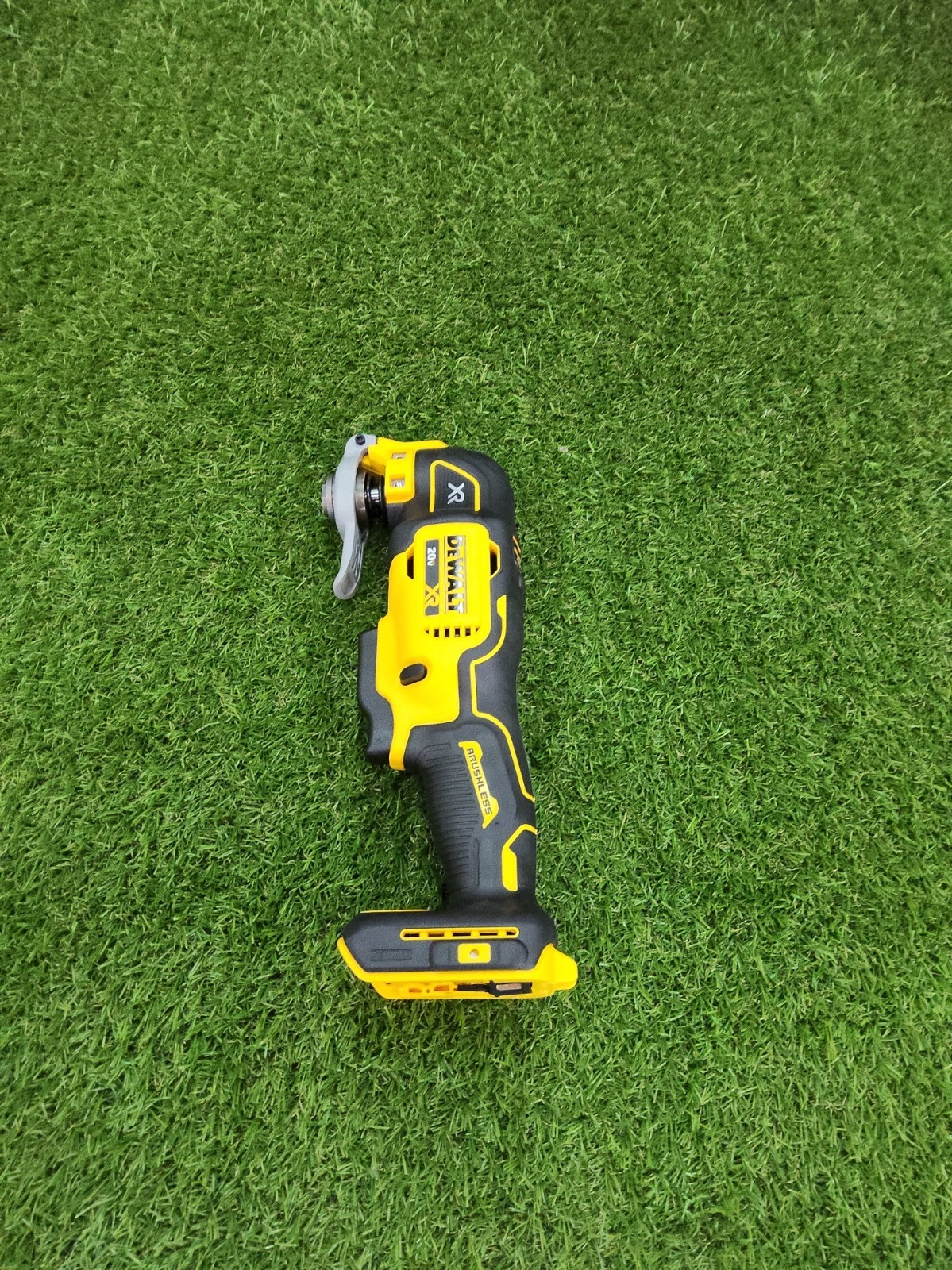 DEWALT DCS356 20V MAX XR Brushless Oscillating Tool Only SH26,27,28