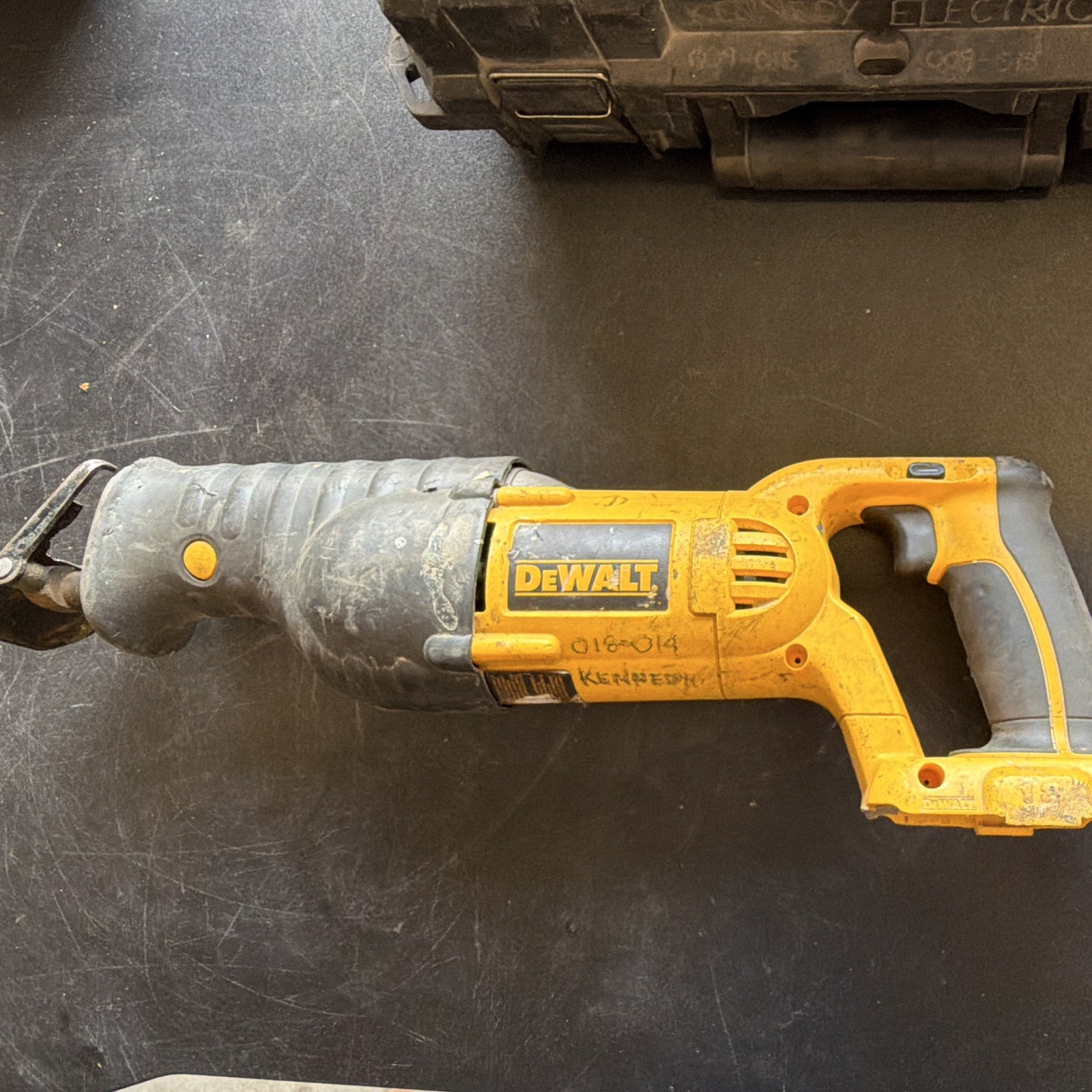 DEWALT DC385 18V Cordless Variable Speed Reciprocating Saw 6&Prime; Blade Tool Only