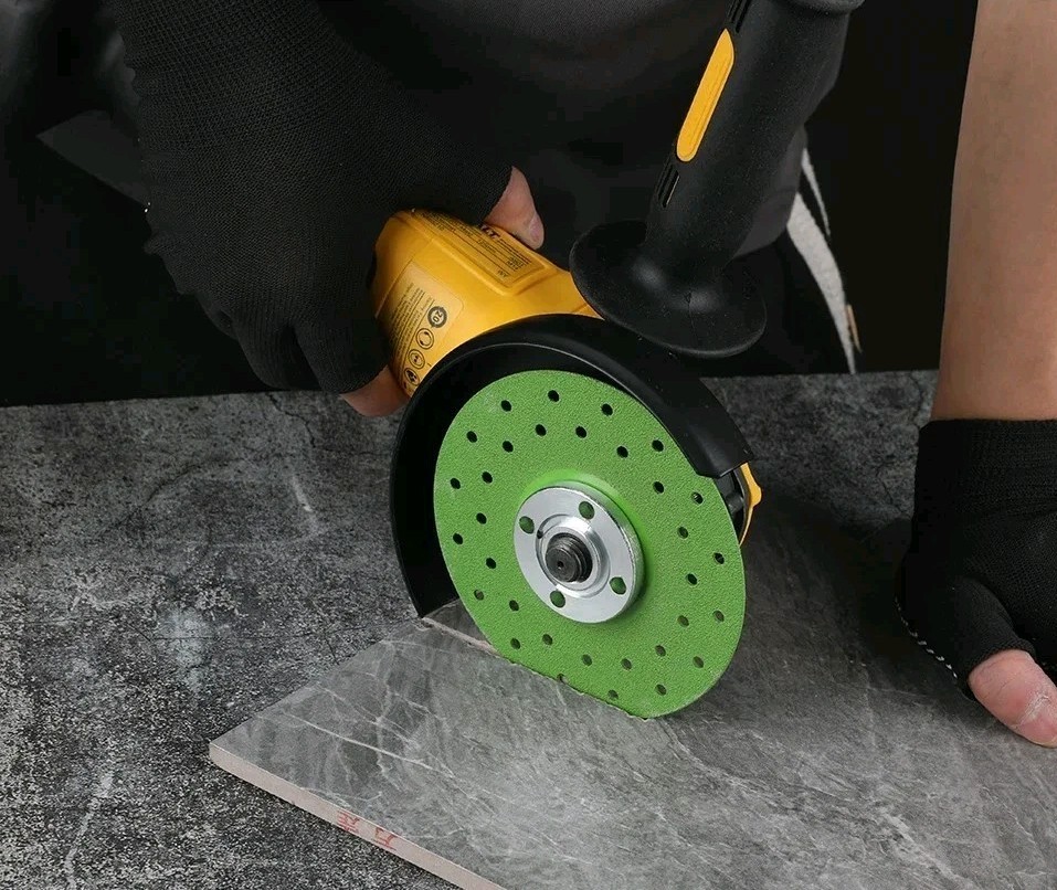 DeWalt DCG416B 20V MAX XR Cordless Brushless 4.5&Prime; – 5&Prime; Angle Grinder Bare Tool