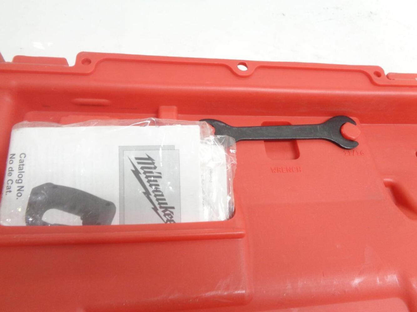 USED MILWAUKEE 1/2&Prime; HEAVY DUTY RIGHT ANGLE DRILL KIT 7AMP 3107-6 SR