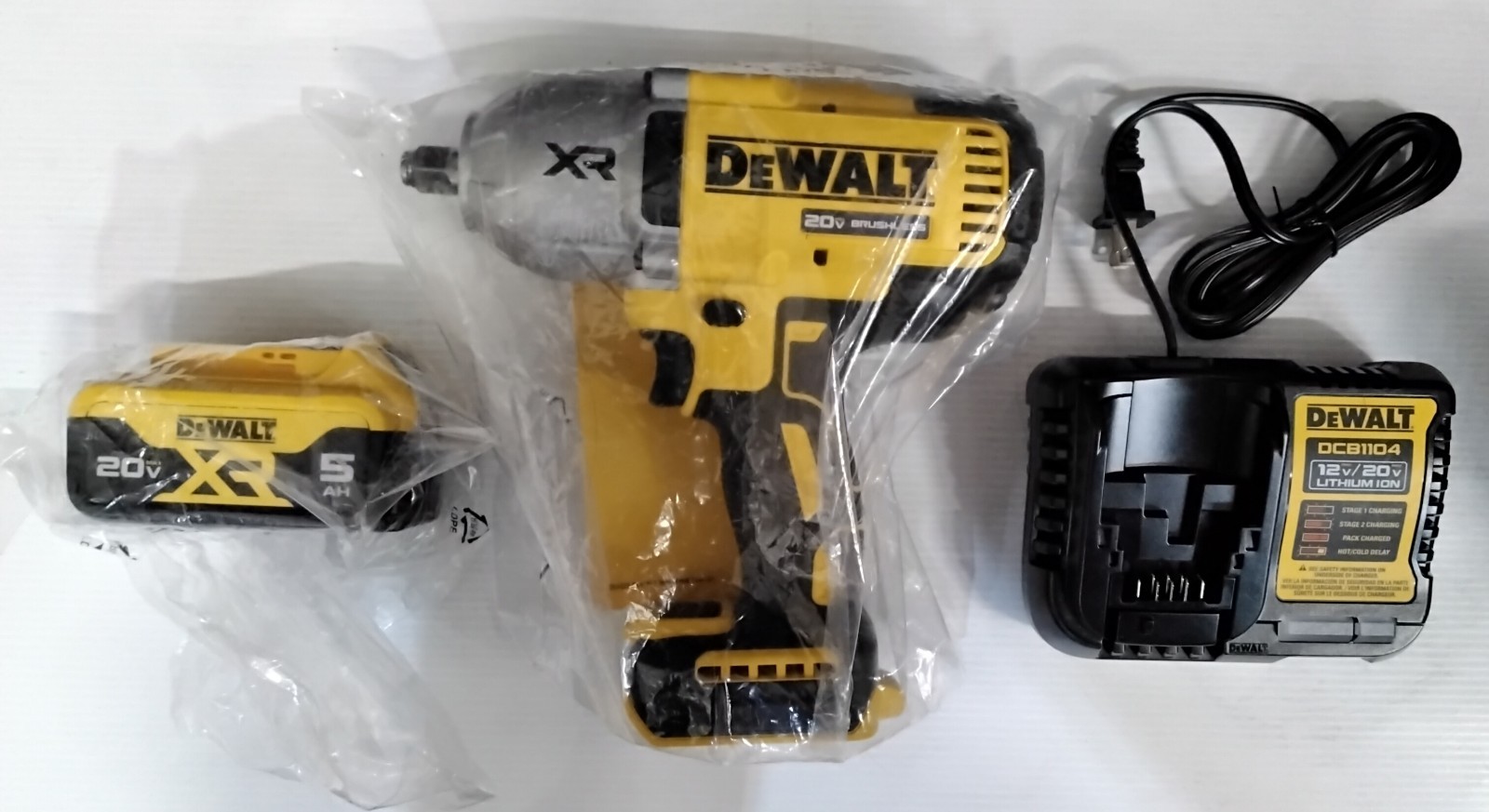 Dewalt Impact DCF900 W/battery, Charger & Case