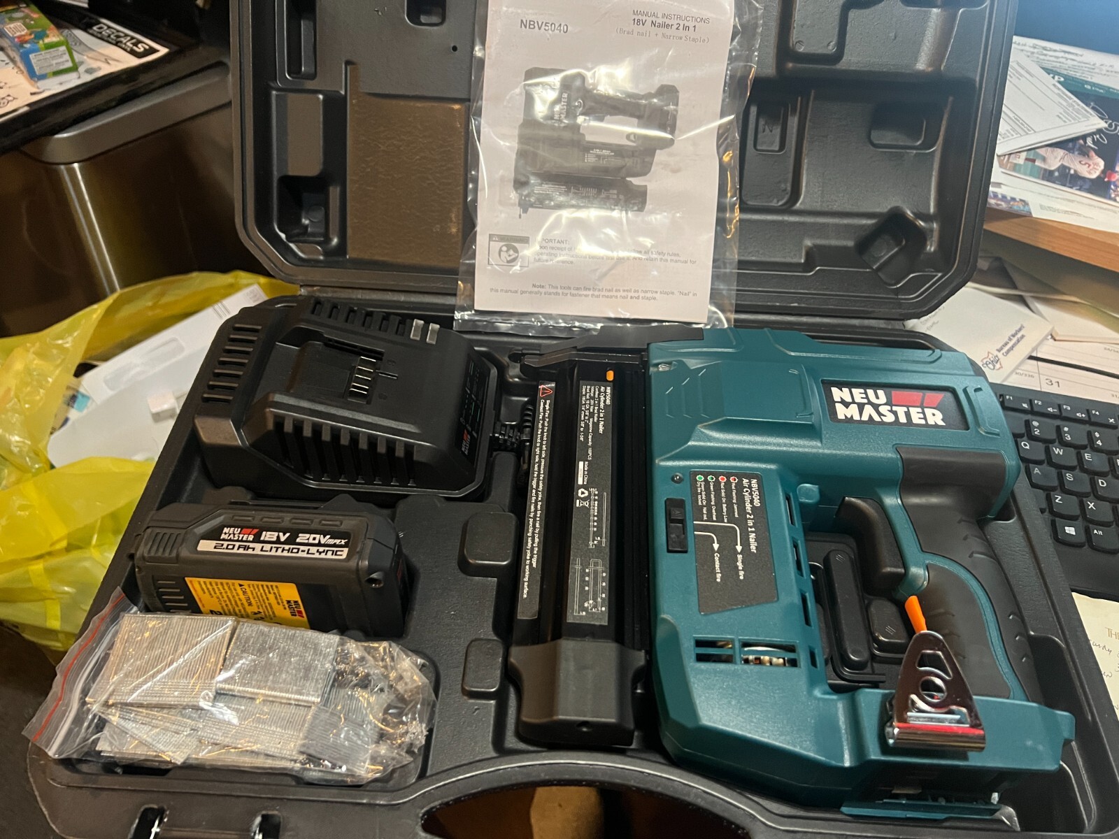 NEU MASTER–NAIL GUN-BATTERY POWERED–18 GUAGE 2 IN 1-BRAD STAPLER–CHARGER INCL