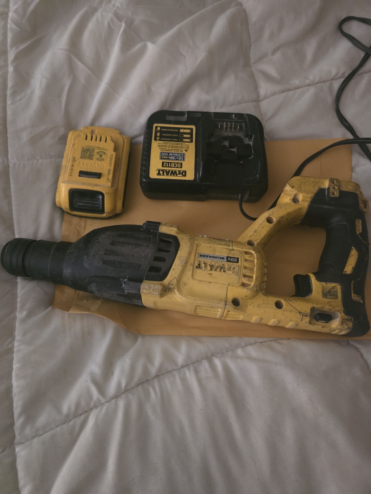 DEWALT DCH133 20V MAX 1&Prime; Brushless Cordless SDS Plus Rotary Hammer Drill