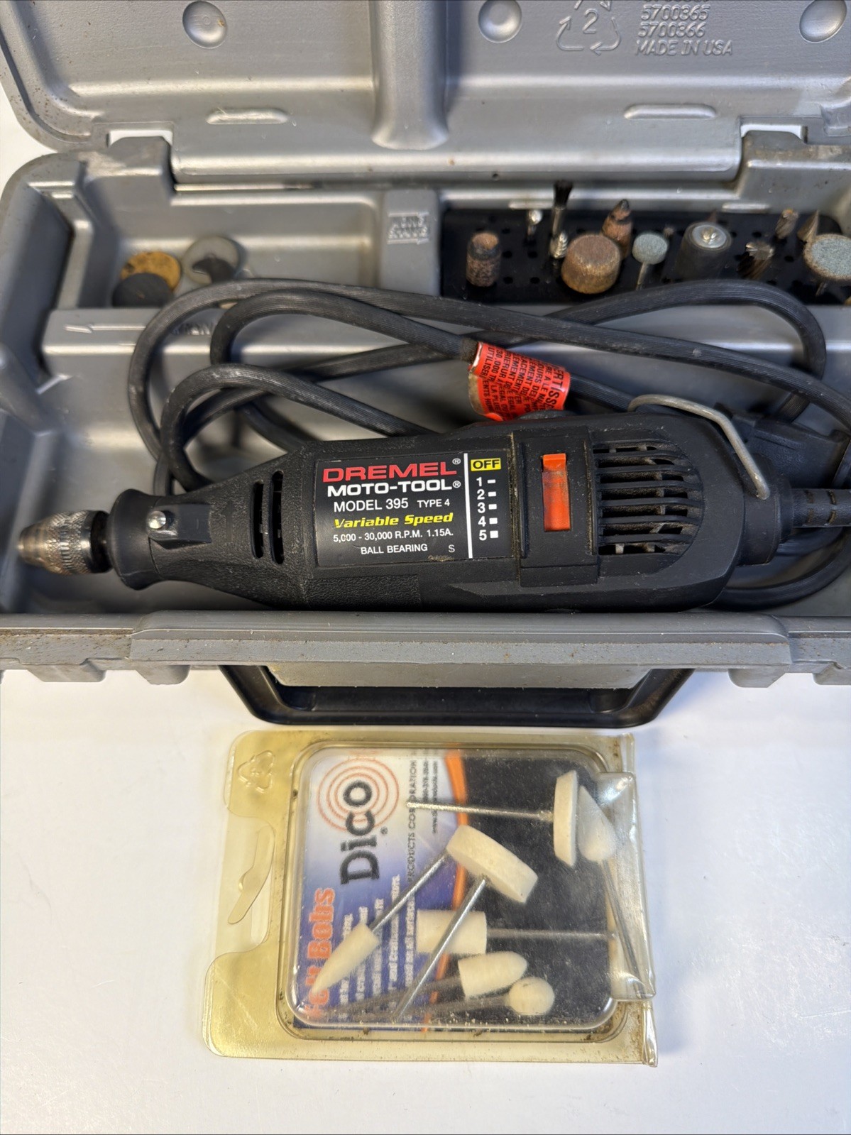 DREMEL 395 Type 4 VARIABLE SPEED ROTARY ELECTRIC MOTO TOOL W CASE & ATTACHMENTS