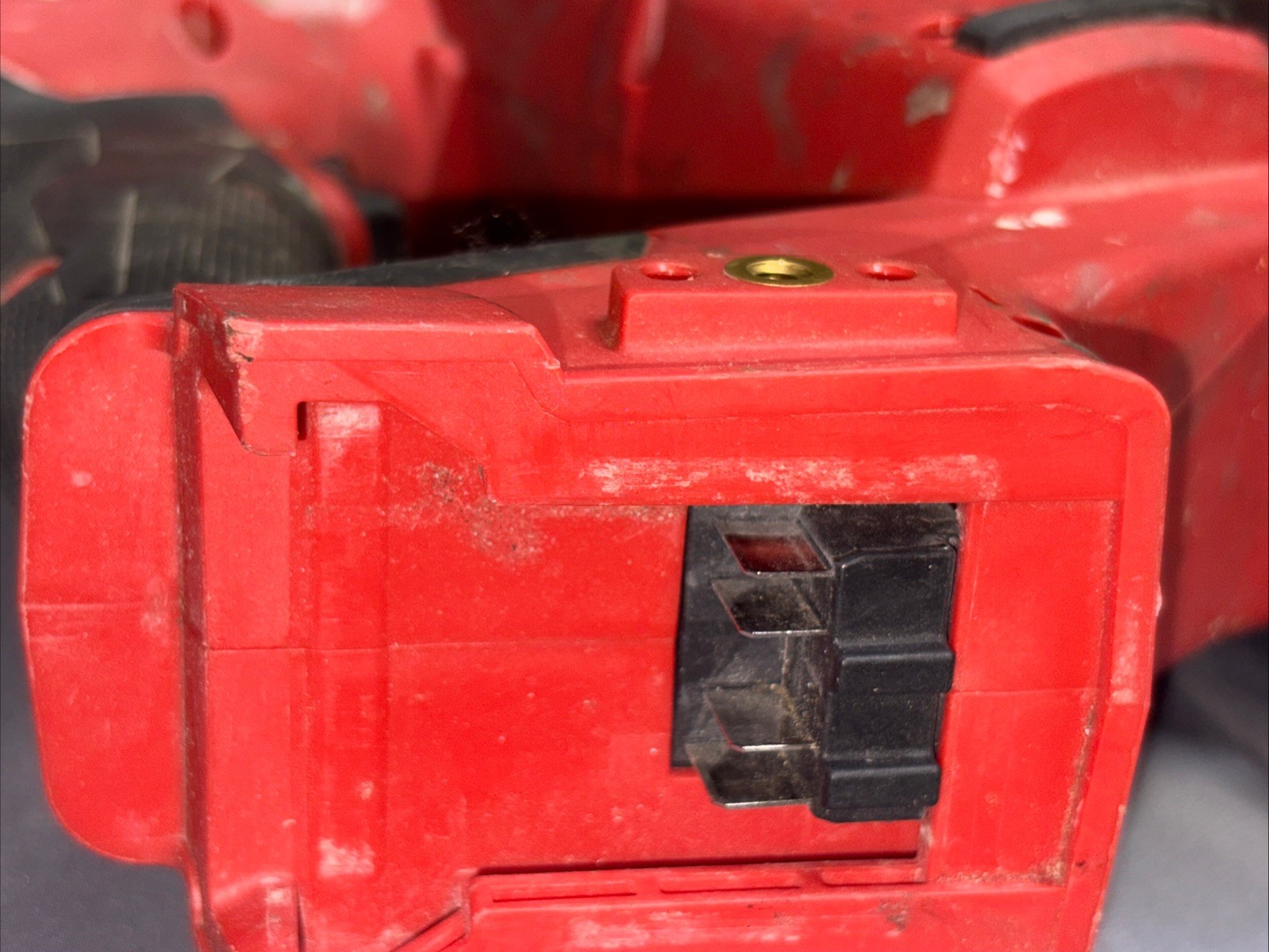 Milwaukee 2746-20 Fuel M18 18V Brushless Cordless Brad Nailer